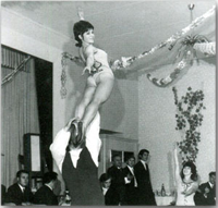 Wendt und Kühn - Brigitte Stumpp steigt als Akrobatin in luftige Höhen auf - ganz ohne Flügel (Foto: B. Stumpp)