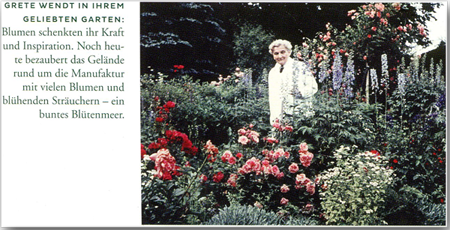 Grete Wendt in ihrem Garten - Wendt und Kühn