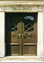 Die neue alte Tür des Fachwerkhauses von Wendt und Kühn