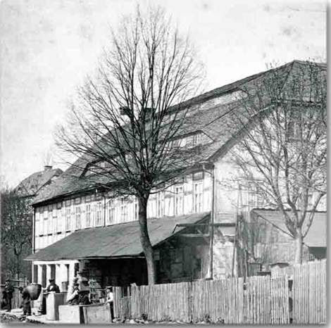 Verlegerhaus der Firma Carl Weber, das spätere Engelhaus, um 1870 - Wendt und Kühn 